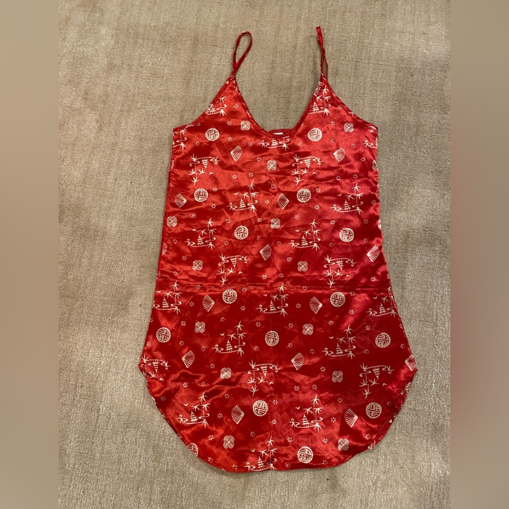 Red Satin Sleeveless Slip Dress with Asian-Inspired Print, Size M